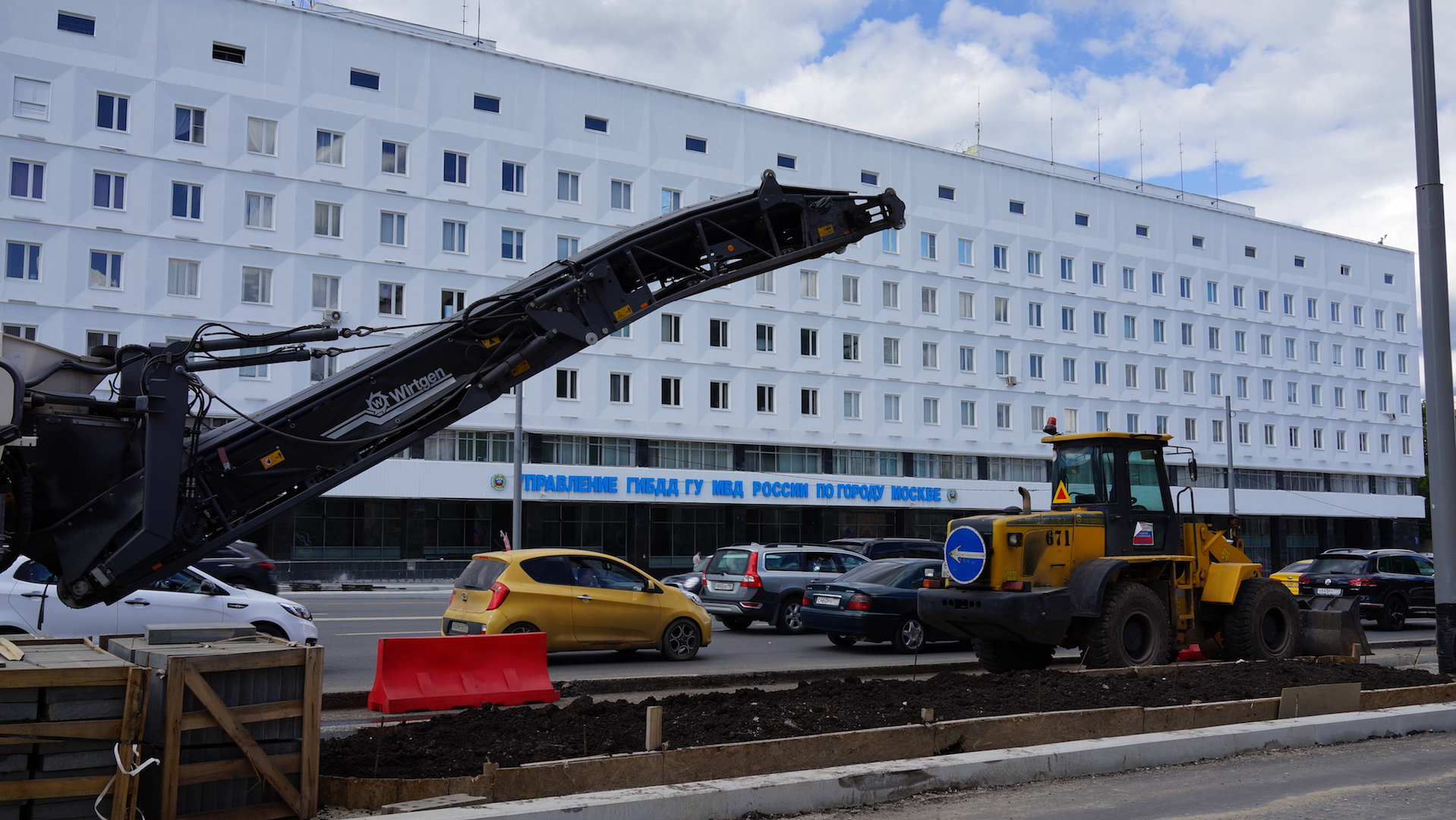 Садовое кольцо, Управление ГИБДД ГУ МВД России по городу Москве, Садовая-Самотёчная  ул., 1, Собянинский ремонт 23.07.2017 г..JPG - Россия, РФ - RabotaTam.Ru -  Работа, образование за границей. Иммиграция