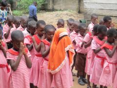 1 сентября, дети - школьники и школьницы в Гане, Африка