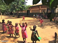 1 сентября, дети - школьники и школьницы в Республике Бенин, Африка 5
