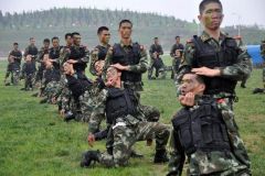 Тренировка военной полиции в провинции Хэбэй - Ломаем шейные позвонки.jpg
