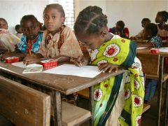 1 сентября, школьники и школьницы Союза Коморских Островов, Африка 12