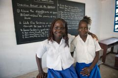 1 сентября, школьники и школьницы Республики Либерия, Африка 8.JPG