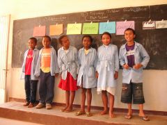 1 сентября, школьники и школьницы Республики Мадагаскар, Африка 11