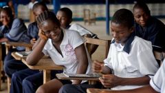 1 сентября, школьники и школьницы Республики Либерия, Африка 3.jpg