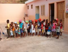 1 сентября, школьники и школьницы Республики Кабо-Верде, острова Африки 7.jpg