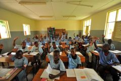1 сентября, школьники и школьницы Демократическая Республики Сан Томе и Принсипи, Африка 3