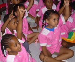 1 сентября, школьники и школьницы Республики Кабо-Верде, острова Африки 6.jpg