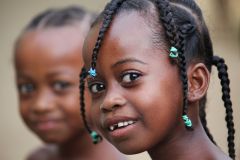 1 сентября, школьники и школьницы Республики Мадагаскар, Африка 3