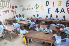 1 сентября, школьники и школьницы Республики Либерия, Африка 12