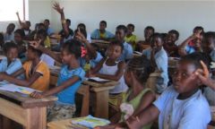 1 сентября, школьники и школьницы Республики Мадагаскар, Африка 8
