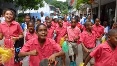 1 сентября, школьники и школьницы Республики Сейшельские Острова, Африка 5.jpg