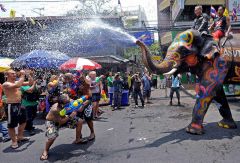 New Year, Songkran Across Thailand 2015, Новый год в Таиланде 2015, обливание водой 2