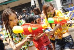 New Year, Songkran Across Thailand 2015, Новый год в Таиланде 2015, обливание водой 11