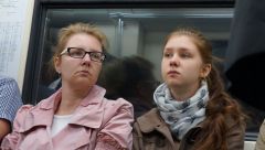 Мама с дочерью в метро, Москва, 02.09.2015 г.