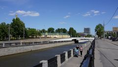 Прогулочная набережная на реке Яуза, Астаховский мост, Москва 14.05.2016 г..jpg
