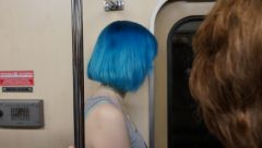 Девушка с синими волосами, московское метро, 22.05.15 г.