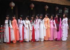 Вьетнамские выпускницы