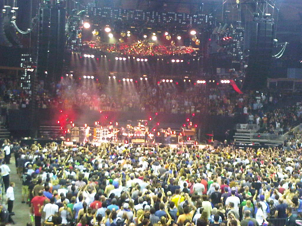 Росперсонал отзывы, London, Ontario, Canada, концерт рок группы Pearl Jam в Budweiser Gardens