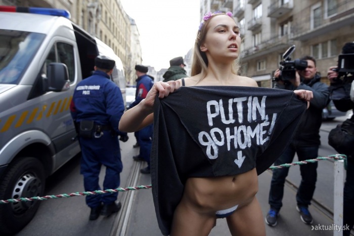Антипутінська акція Femen у Будапешті