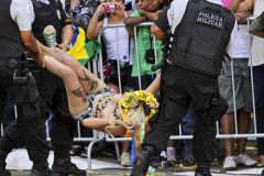 Секстремистки FEMEN предприняли дерзкую попытку сорвать саммит Россия ЕС