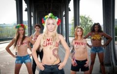 FEMEN открывают филиал в Париже   в Украине их все еще не