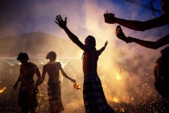 Новогодний индусский праздник Isakawarsa 'Day Of Silence' New Year 2016 на острове Бали, fire ritual On The Eve Of Nyepi 5