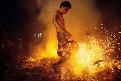 Новогодний индусский праздник Isakawarsa 'Day Of Silence' New Year 2016 на острове Бали, fire ritual On The Eve Of Nyepi 3