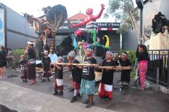 Новогодний индусский праздник Isakawarsa 'Day Of Silence' New Year 2016 на острове Бали, fire ritual On The Eve Of Nyepi 9