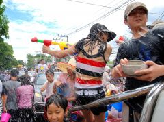 Happy New Year 2016 in Thailand, Water fights along the west moat, Chiang Mai.jpg
