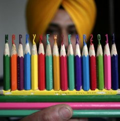 Новогодние карандаши в Индии