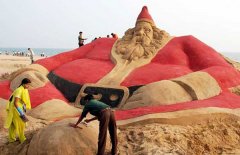 Песчаный Дед Мороз в Индии