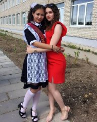 Young Russian girls, high school gradiaters 185.JPG