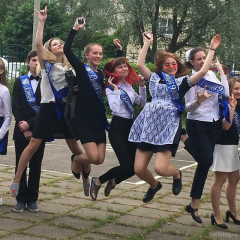 Young Russian girls, high school gradiaters 149.PNG