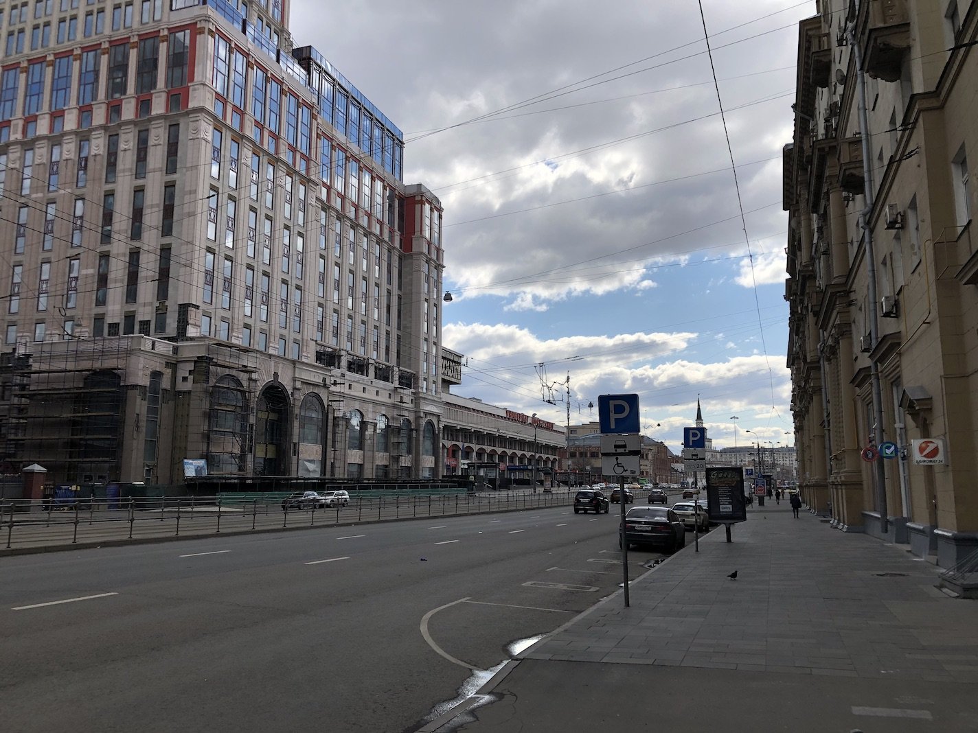 Москва, Басманный район, вокруг и около Комсомольской площади в период самоизоляции, рабочий день 21 апреля 2020 г. 12.jpeg