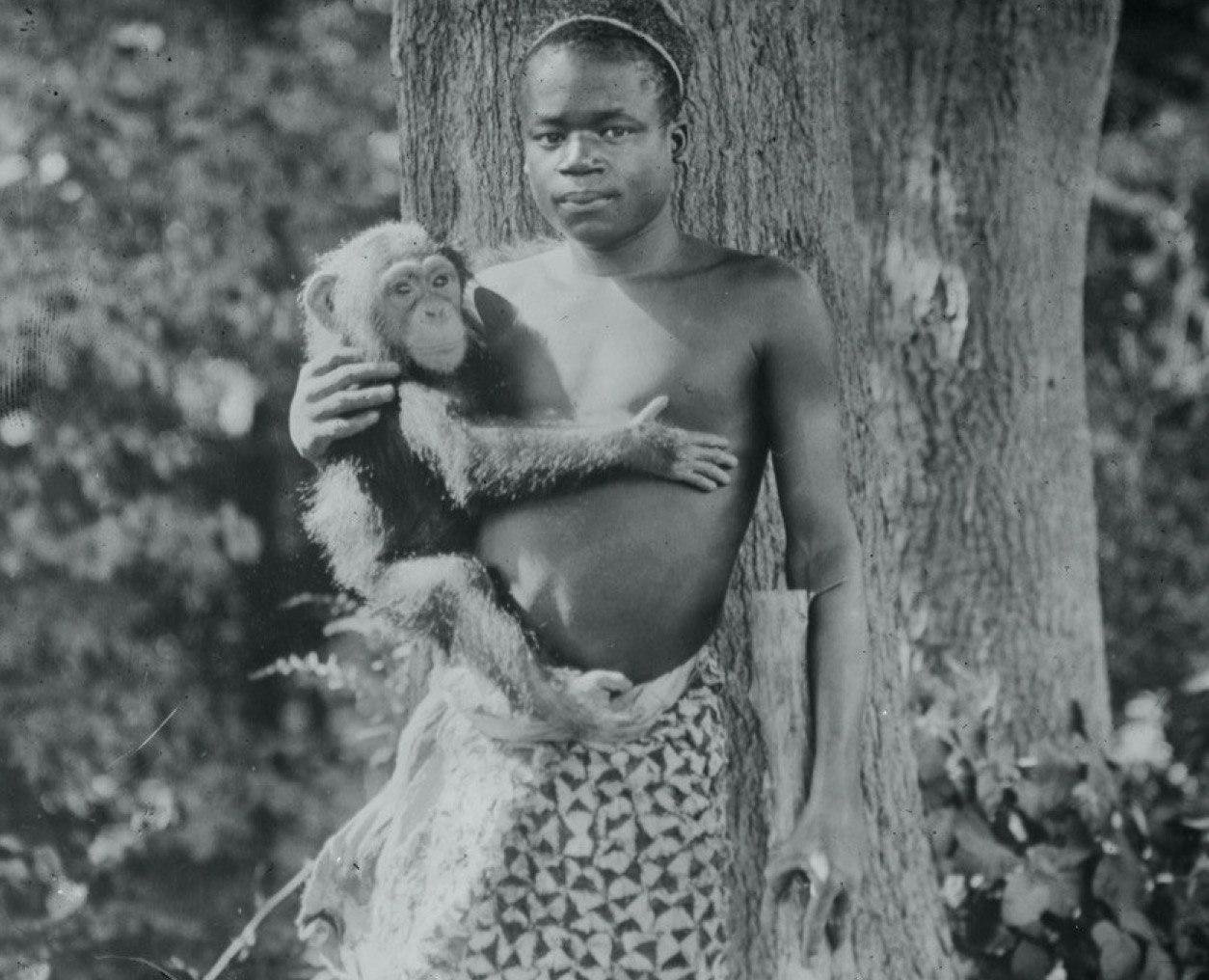 ронксский зоопарк в Нью-Йорке в течение недели держал мужчину из Центральной Африки в вольере.jpg