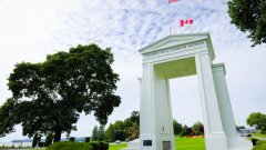 The Peace Arch was erected in 1921, to commemorate the Treaty of Ghent, which ended the War of 1812-visa-news-rospersonal-Mikhaylov-Evgeny-Matveevich-Immigration-Agent-Moscow.jpg