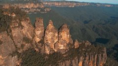 Three Sisters rock formation in the Blue Mountains, New South Wales-visa-news-rospersonal-Mikhaylov-Evgeny-Matveevich-Immigration-Agent-Moscow.jpeg