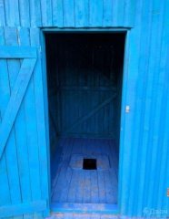 In Primorye, officials reported on the construction of a street toilet, on which 414,000 rubles were spent.jpg