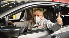 Boris Johnson visiting a Nissan plant in Sunderland-visa-news-rospersonal-Mikhaylov-Evgeny-Matveevich-Immigration-Agent-Moscow.jpg
