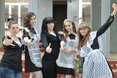 Выпускницы, школьницы после выпускного бала_zvonok18.jpg