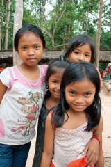 Девочки Камбоджи Girls and teenagers of Cambodia 66.JPG