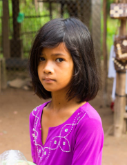 Девочки Камбоджи Girls and teenagers of Cambodia 44.PNG