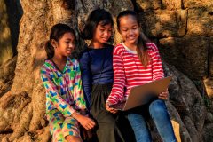 Девочки Камбоджи Girls and teenagers of Cambodia 35.JPG