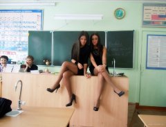 Schoolgirls-panties-knees-школьницы-девочки-попочки-трусики 32.jpg