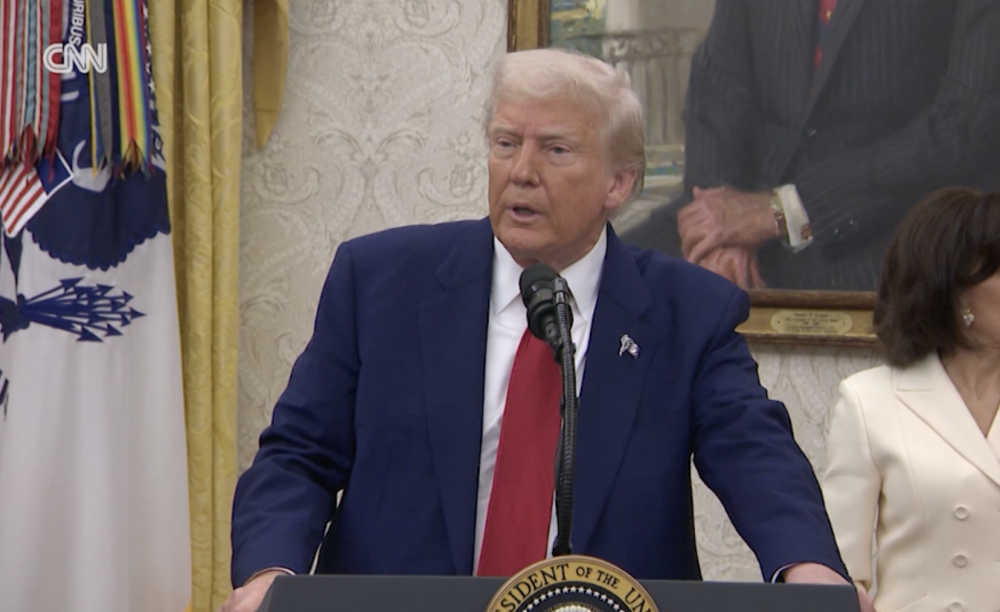 Trump says new Russia sanctions could hurt peace talks.png