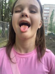 Выпускники и выпускницы НА КАНИКУЛАХ, как все сейчас, и как все будет. Школьные друзья-подружки -куклы неваляшки - общие игрушки - общие - домашки 1100789.JPG